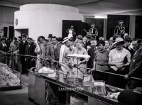 Besucher Industrieausstellung 1937