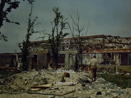 Zerstörtes Messerschmitt Werk Augsburg 1945