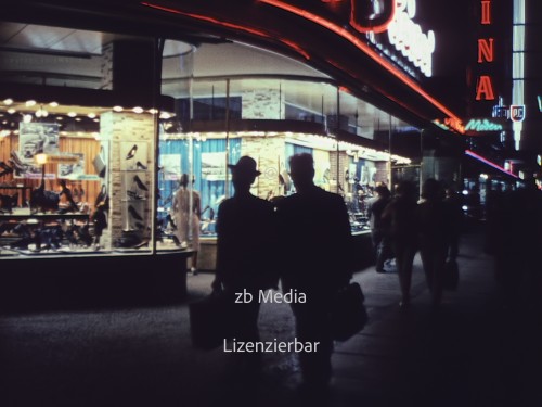 Nacht am Kurfürstendamm in Berlin 1961