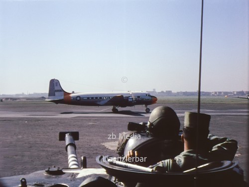 Panzer am Flughafen Tempelhof, Berlin 1961