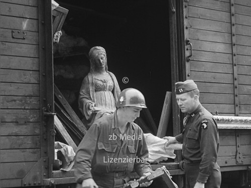 Bergung von Raubkunst in Berchtesgaden 1945