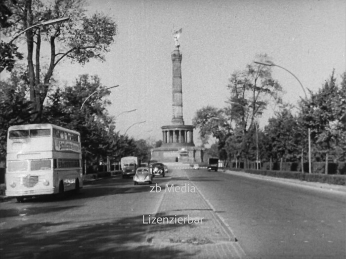 Straßenverker am Friedensengel in Berlin 1960