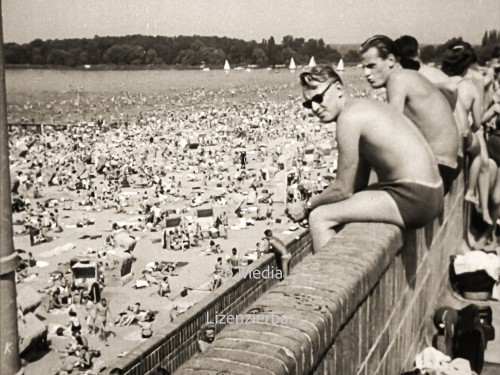 Badende am Wannsee Berlin 1960