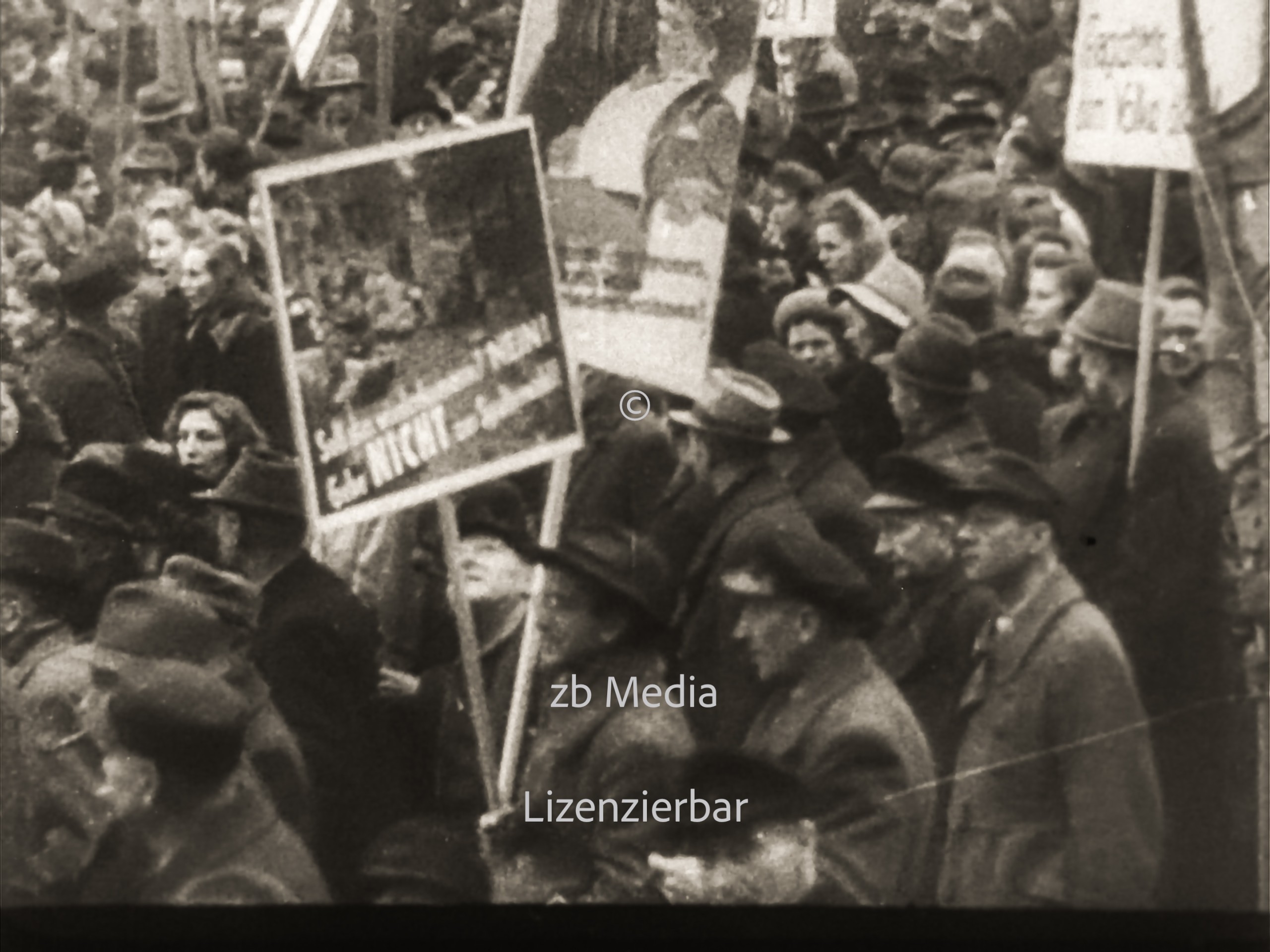 Menschenmenge in Berlin am 17. Juni 1953