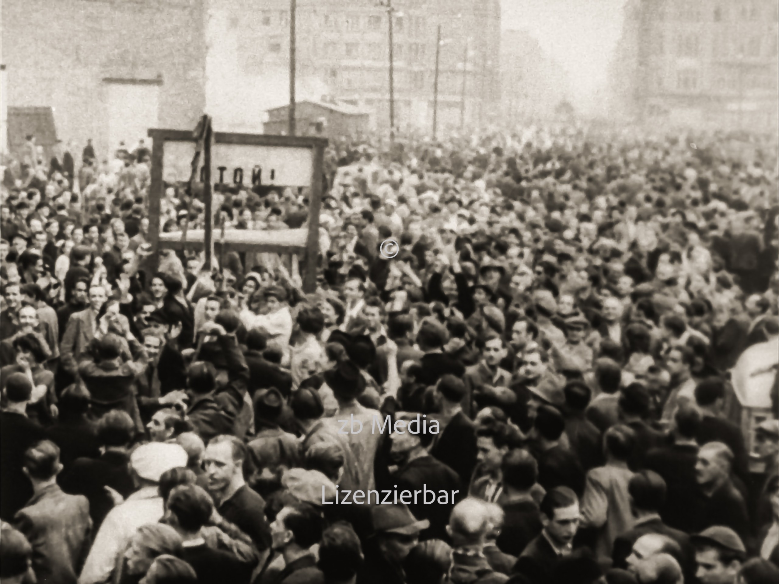 Menschenmenge in Berlin am 17. Juni 1953