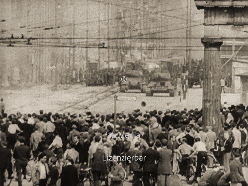 Sowjetische Panzer in Berlin am 17. Juni 1953