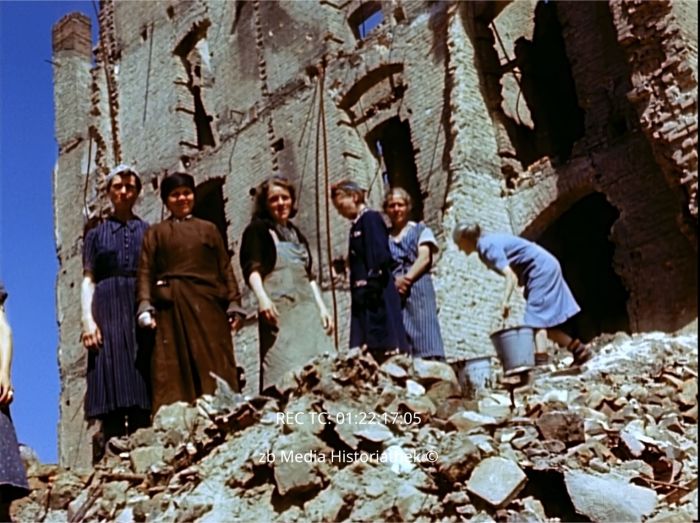 Truemmerfrauen Berlin 1945