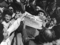 Befreiung von Paris 1944 Zeitungsschlagzeile