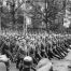 Wehrmachtsoldaten 1939 Stechschritt