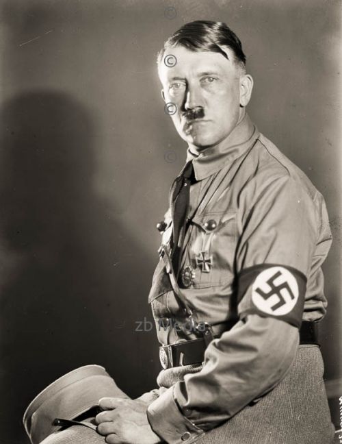 Adolf Hitler Porträt in Uniform 1923