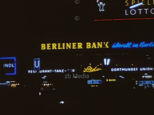 Nacht am Kurfürstendamm in Berlin 1961