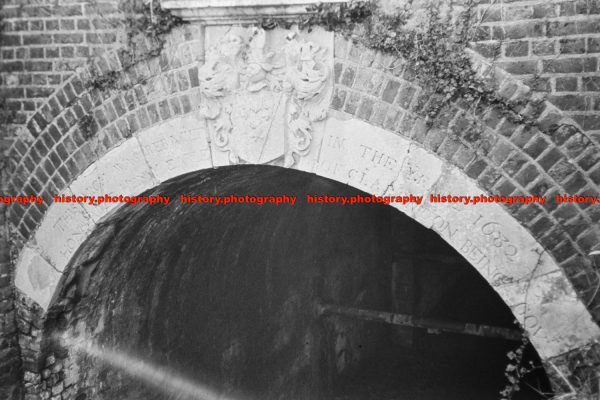 Q001054 New River. Clarendon Aqueduct. London