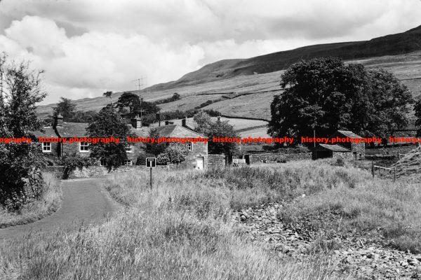 Q002565 Mallerstang. Village View. Cumbria. 1973