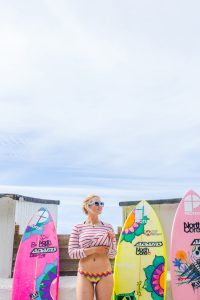 Colourful Cornwall lifestyle photography with Lucie Rose Donlan by Marianne Taylor. Click through for more!