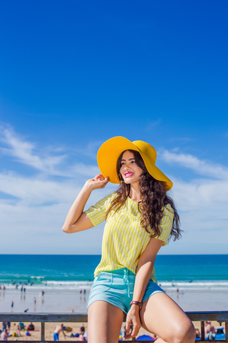 Colourful Cornwall lifestyle photography with Shirsti Shrestha by Marianne Taylor. Click through for more!