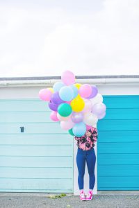 Colourful Cornwall lifestyle photography with Lucie Rose Donlan by Marianne Taylor. Click through for more!