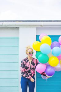 Colourful Cornwall lifestyle photography with Lucie Rose Donlan by Marianne Taylor. Click through for more!