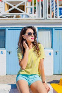 Colourful Cornwall lifestyle photography with Shirsti Shrestha by Marianne Taylor. Click through for more!