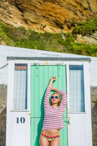 Colourful Cornwall lifestyle photography with Lucie Rose Donlan by Marianne Taylor. Click through for more!