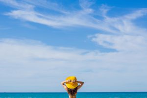 Colourful Cornwall lifestyle photography with Shirsti Shrestha by Marianne Taylor. Click through for more!