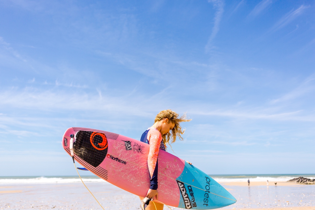 Colourful beach lifestyle photography. Cornwall photography & styling by Marianne Taylor.