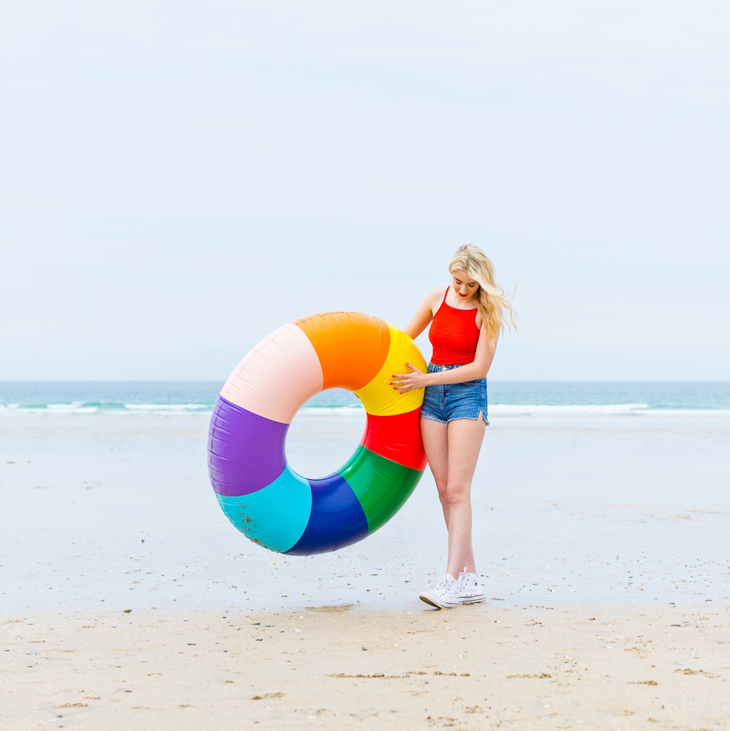 Colourful beach lifestyle photography. Cornwall photography & styling by Marianne Taylor.