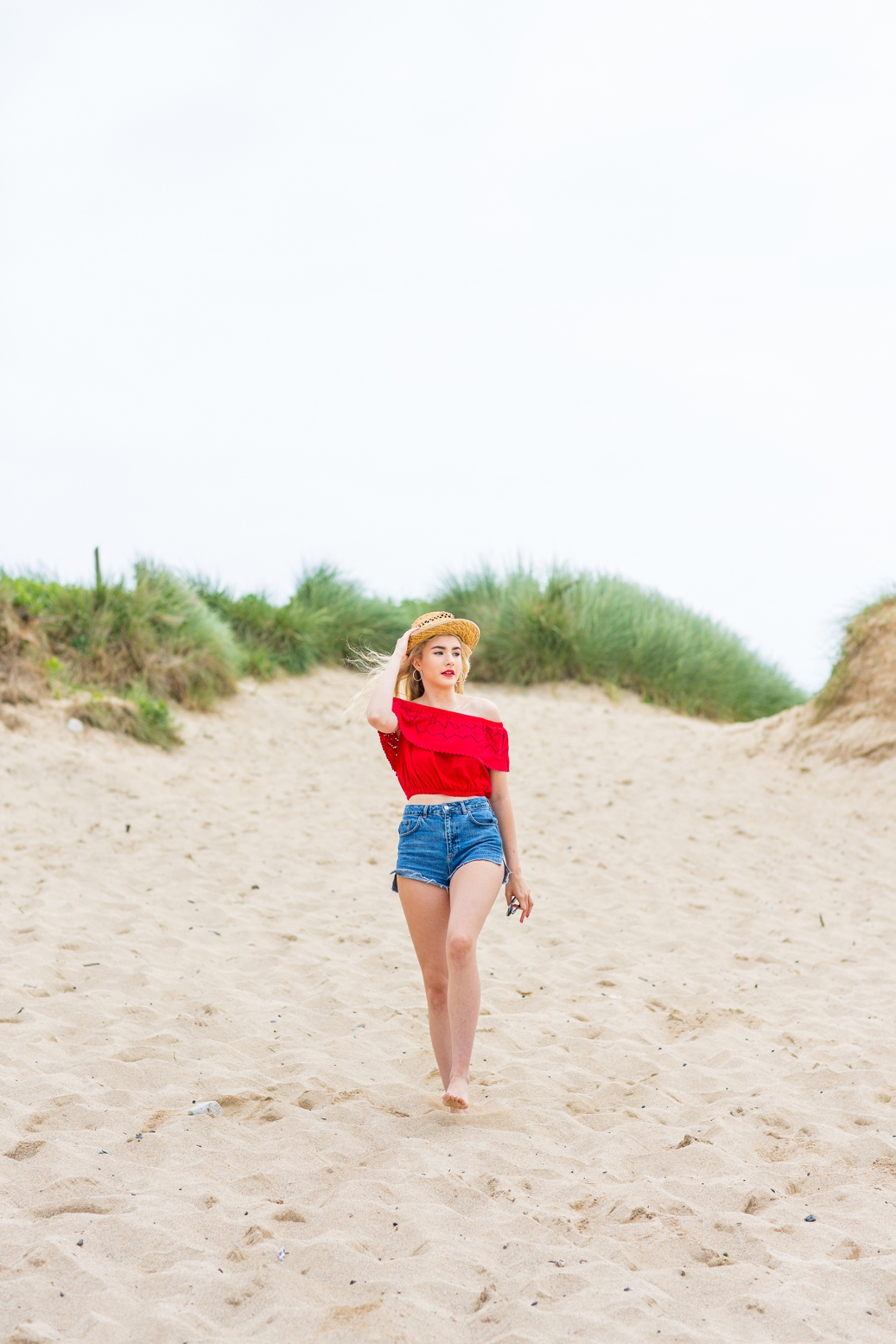 Colourful beach lifestyle photography. Cornwall photography & styling by Marianne Taylor.