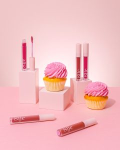 Colourful content creation and creative still life photography for Sije cosmetics. Product photography, art direction and styling by HIYA MARIANNE.