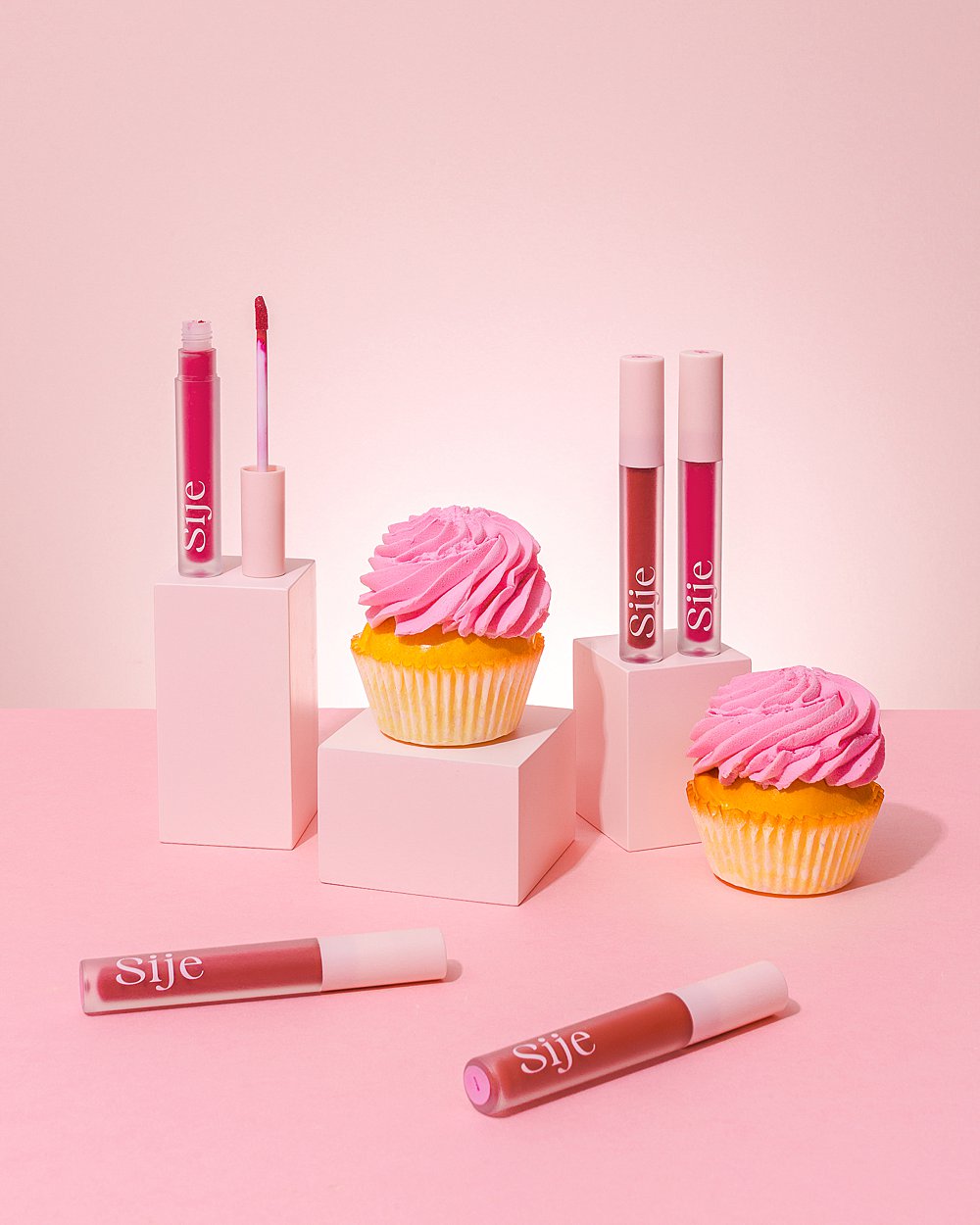 Colourful content creation and creative still life photography for Sije cosmetics. Product photography, art direction and styling by HIYA MARIANNE.