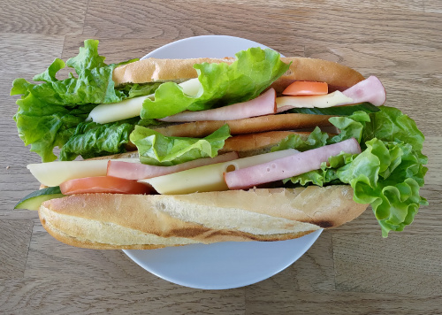 Baguette med ost & skinka - Hjärups Cafeteria & Lunchrestaurang