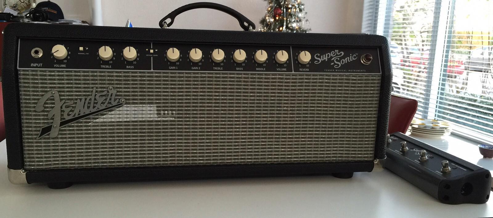 Fender Super-Sonic 22 Fender Super-Sonic 22