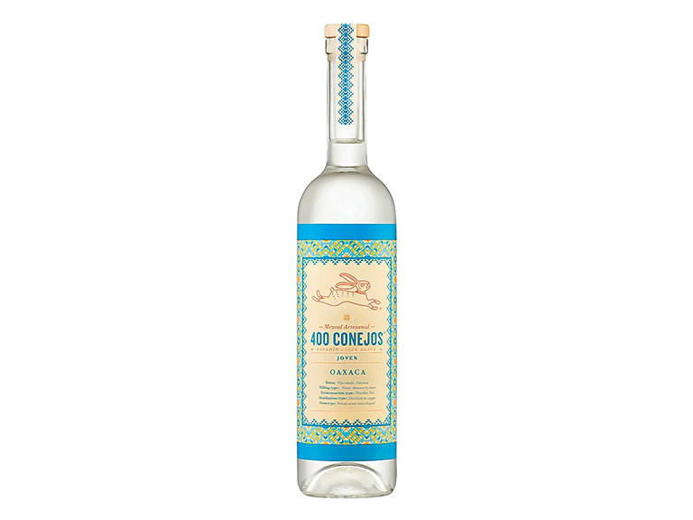 Fles 400 Conejos Mezcal Joven gemaakt van 100% Espadín agave uit Oaxaca