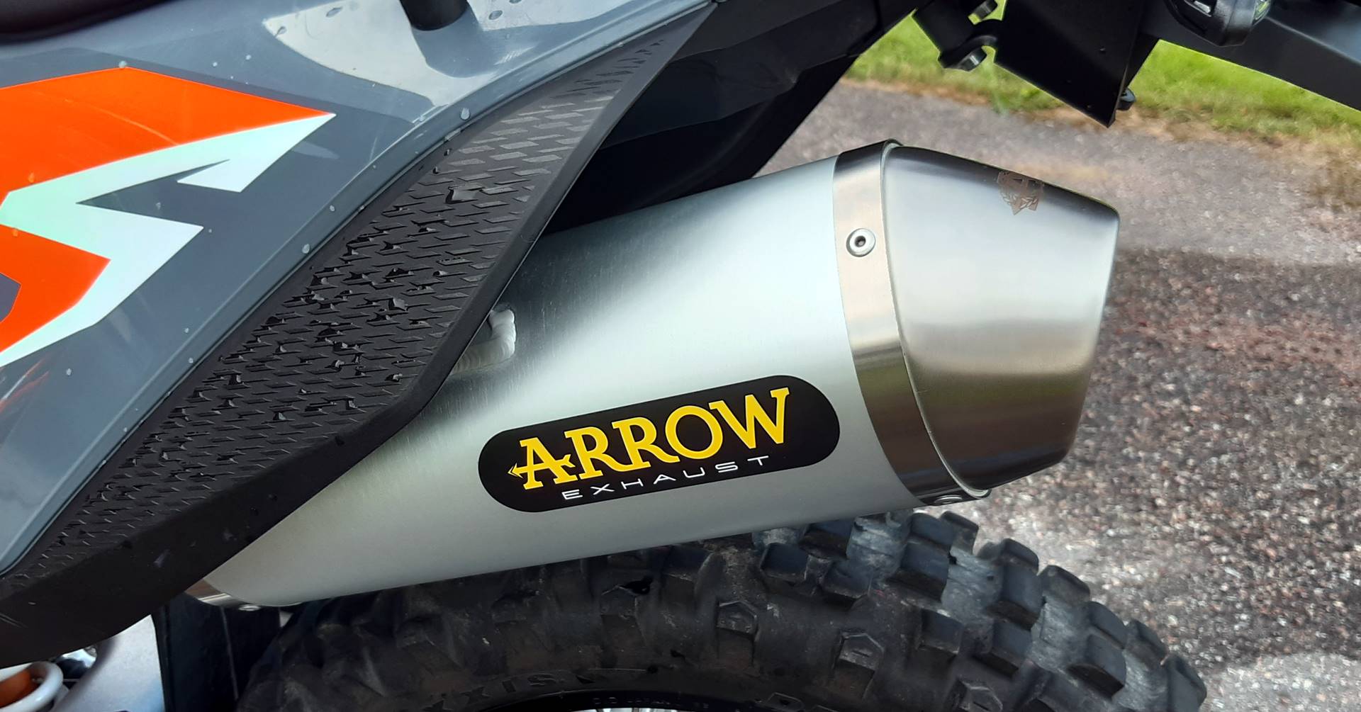Läs mer om artikeln Arrow ljuddämpare på min nya KTM 690.