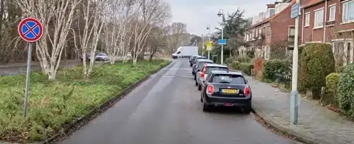 Yolun sağına park etme