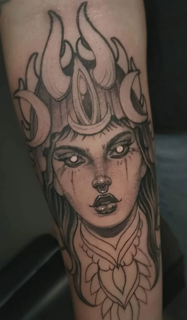 neotraditonal girl head tattoo