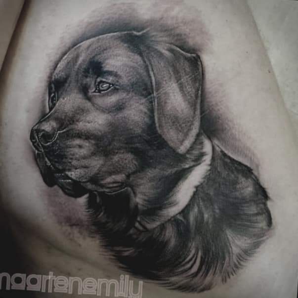 portret tattoo van hond black and grey 