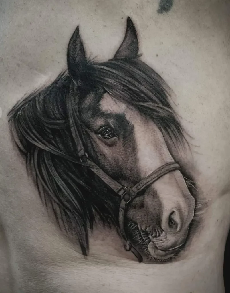 realistisch portret tattoo van een paard