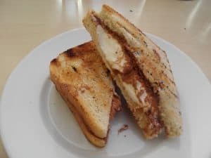 Grillet dessert sandwich