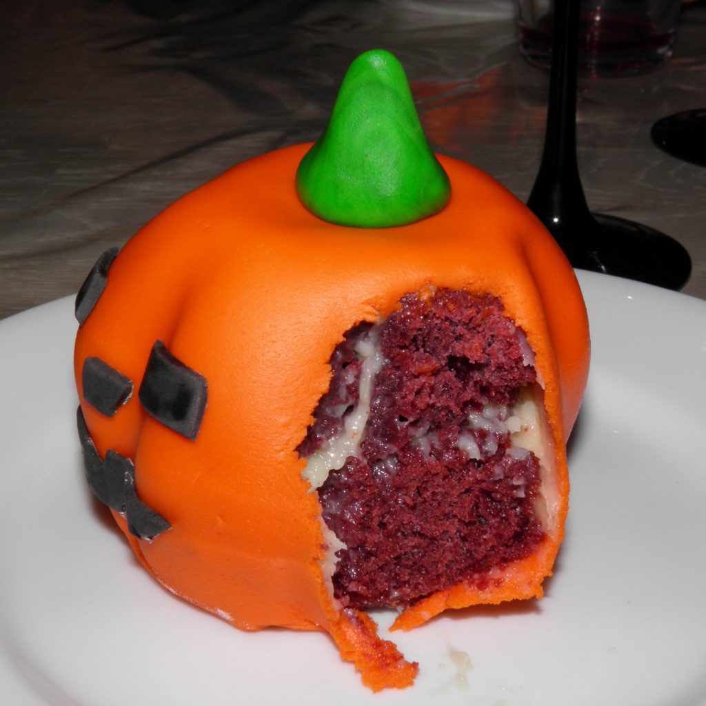 Halloweenkage portionsanrettet