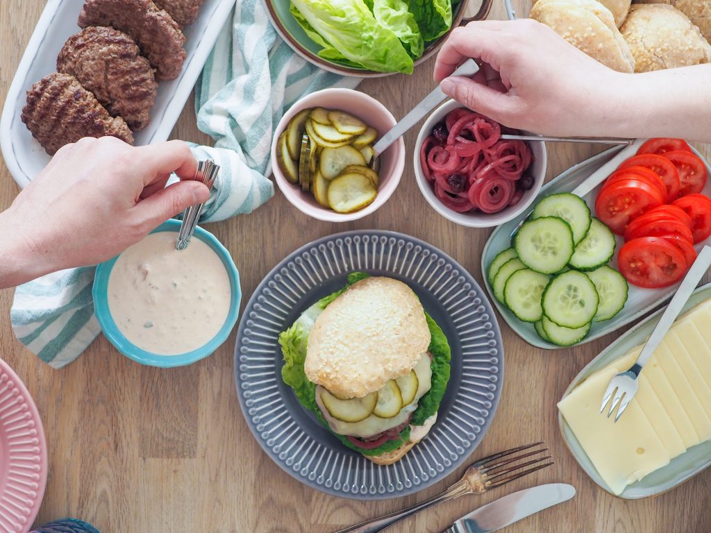 Hjemmelavet cheeseburger