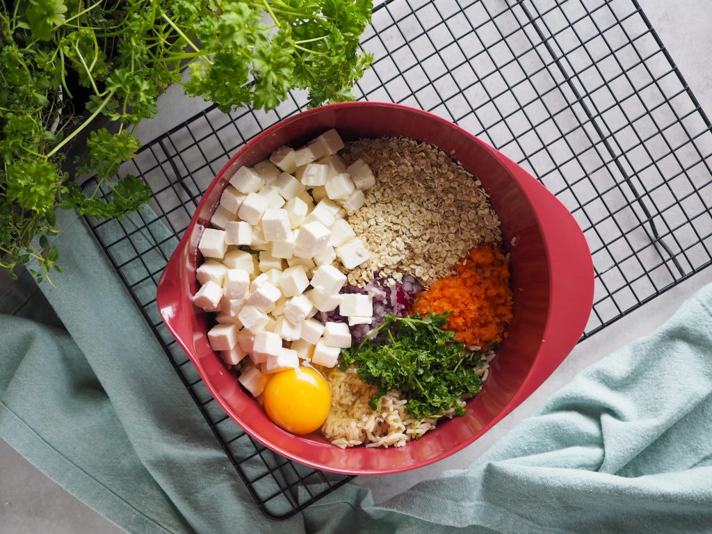 Risfrikadeller med feta opskrift