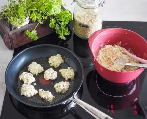 Risfrikadeller med feta opskrift