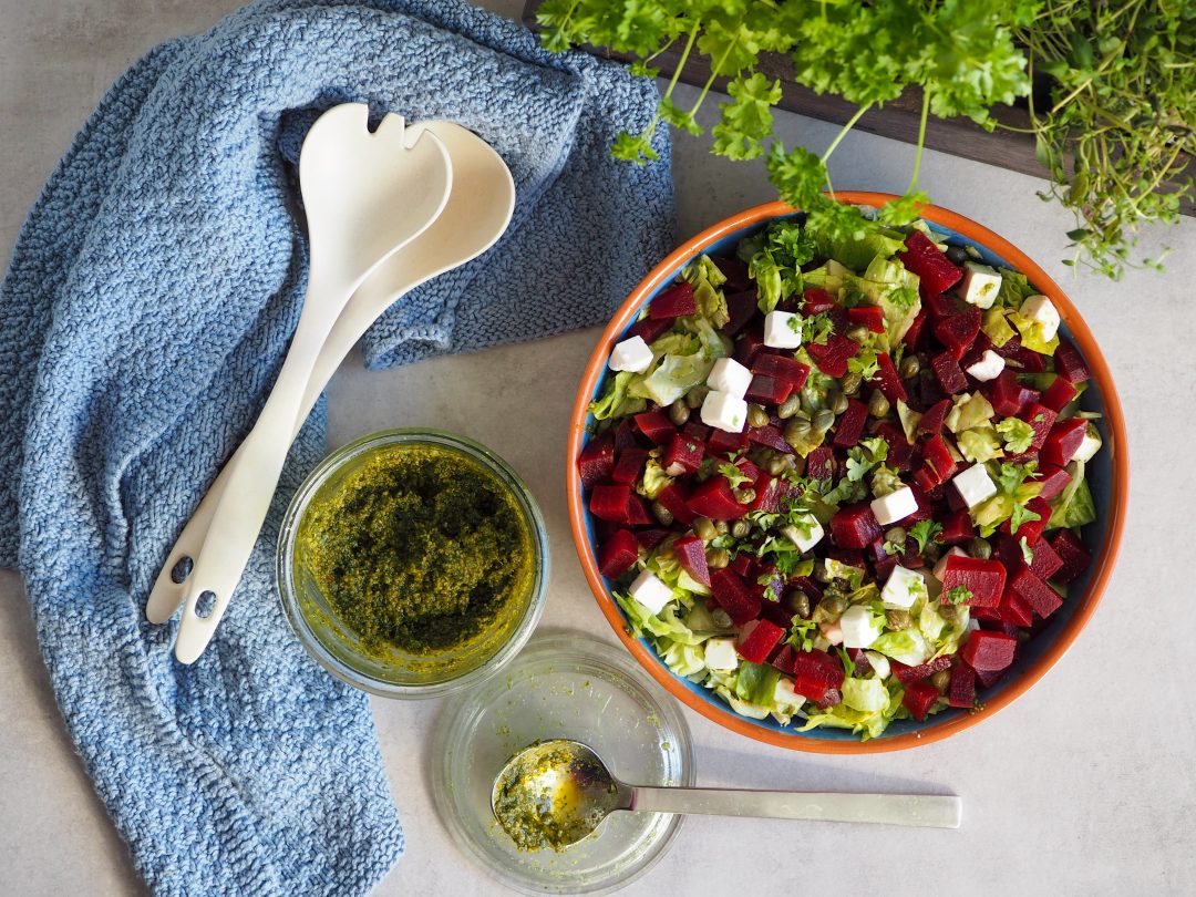 Rødbedesalat med feta og persille