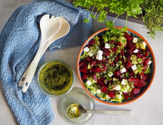 Rødbedesalat med feta og persille