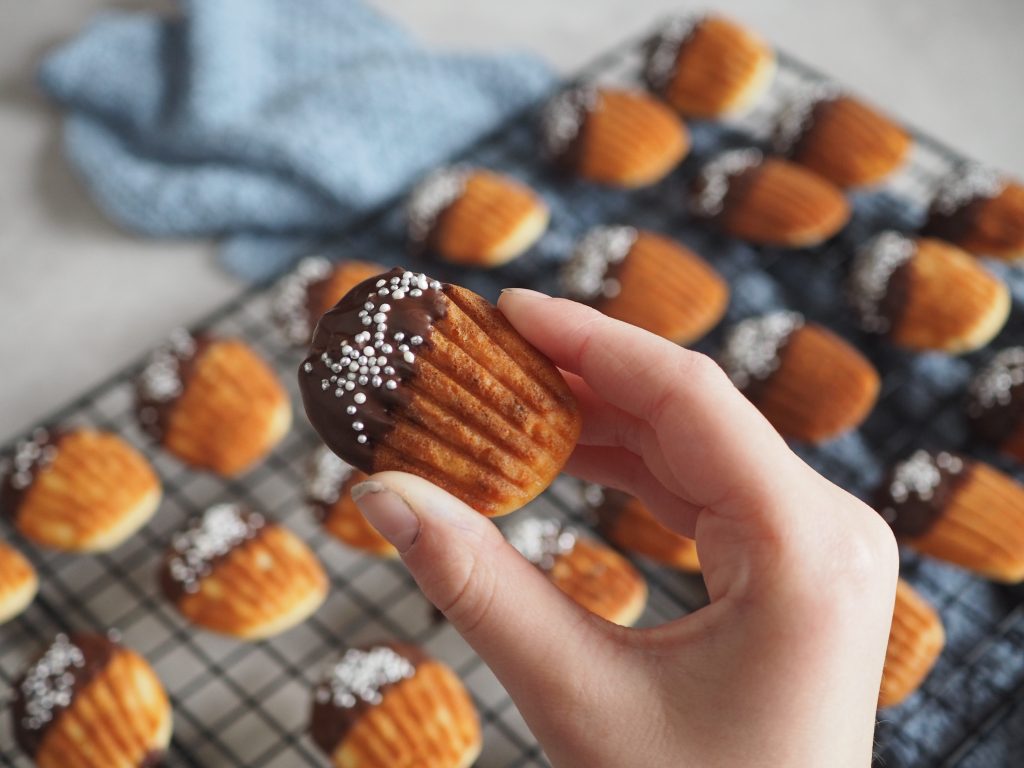 Madeleines madeleinekager med marcipan