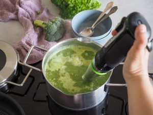 Broccolisuppe med kokosmælk opskrift