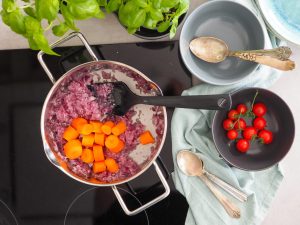 Tomatsuppe med friske tomater opskrift