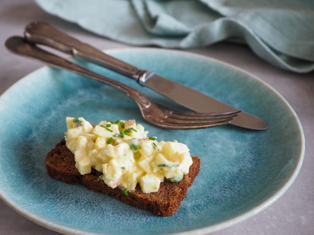 Æggesalat med hytteost