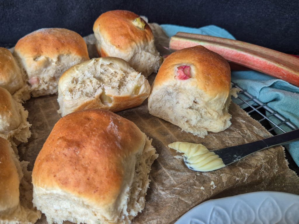 Rabarberbrud med marcipan