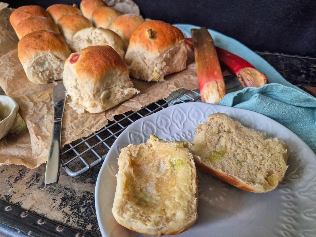 Rabarberbrud med marcipan